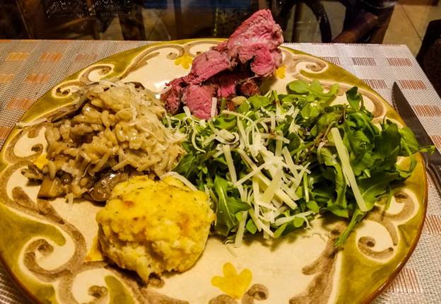 A plate of food

Description automatically generated